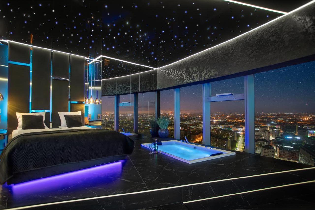Apartamenty Sky Tower Z Jakuzzi Przy Oknie Вроцлав Экстерьер фото