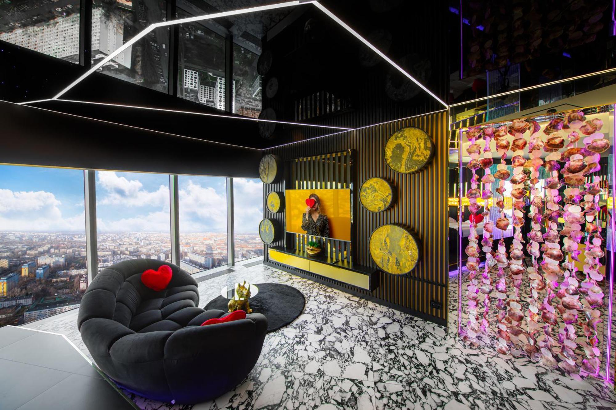 Apartamenty Sky Tower Z Jakuzzi Przy Oknie Вроцлав Экстерьер фото