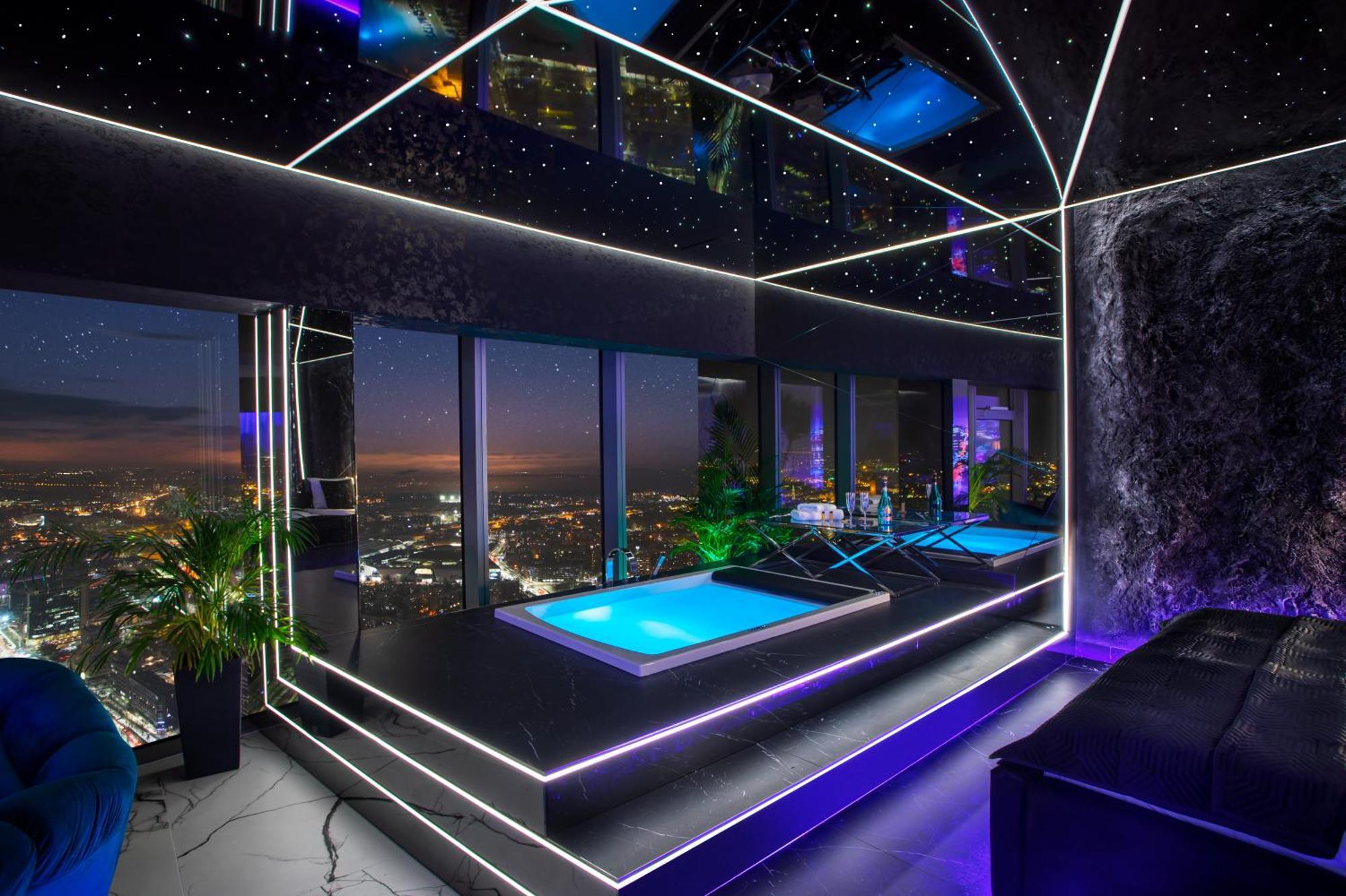 Apartamenty Sky Tower Z Jakuzzi Przy Oknie Вроцлав Экстерьер фото