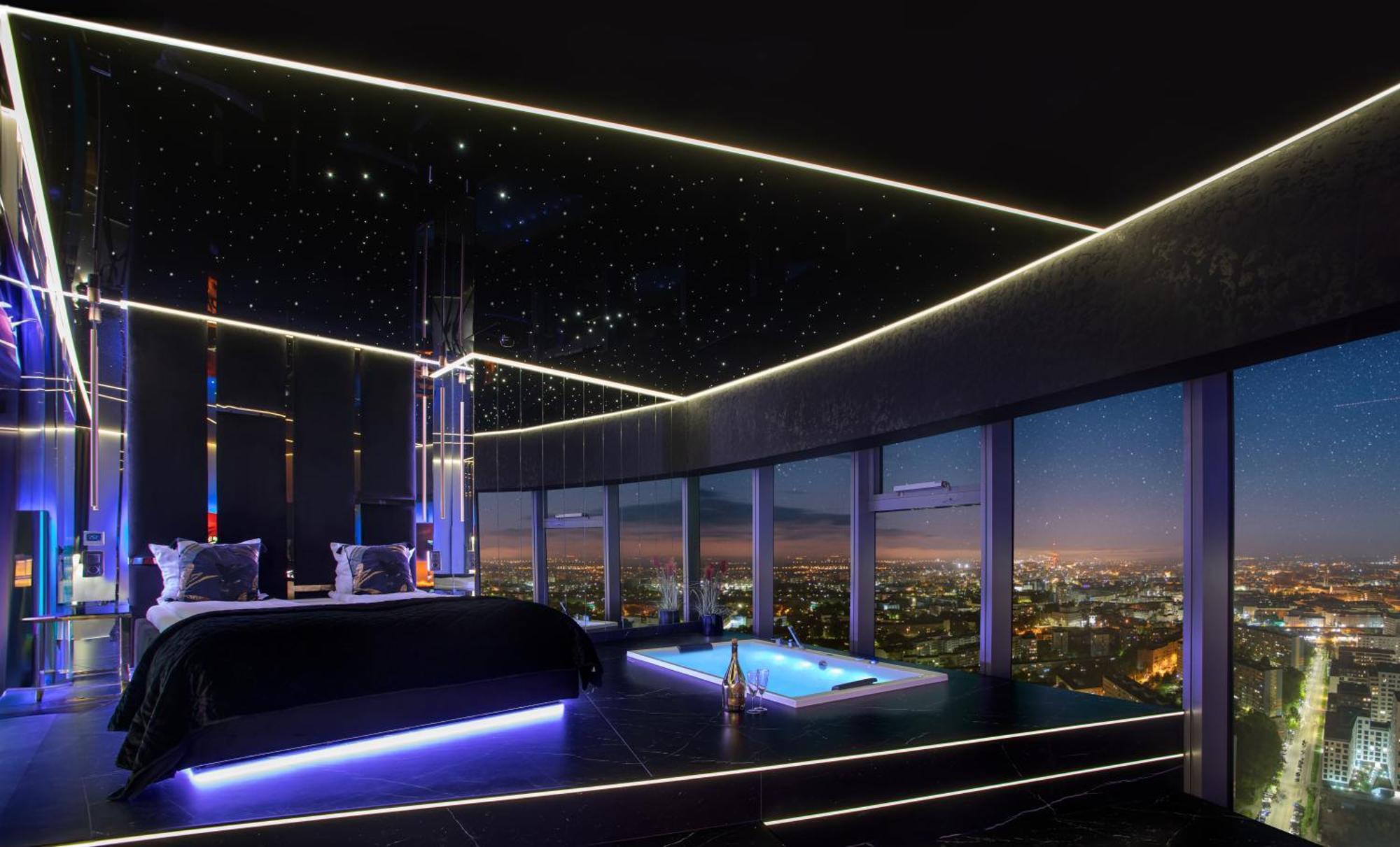 Apartamenty Sky Tower Z Jakuzzi Przy Oknie Вроцлав Экстерьер фото
